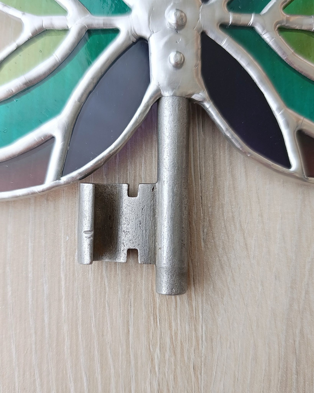 🗝️ Clé volante féerique "Arabella" en vitrail