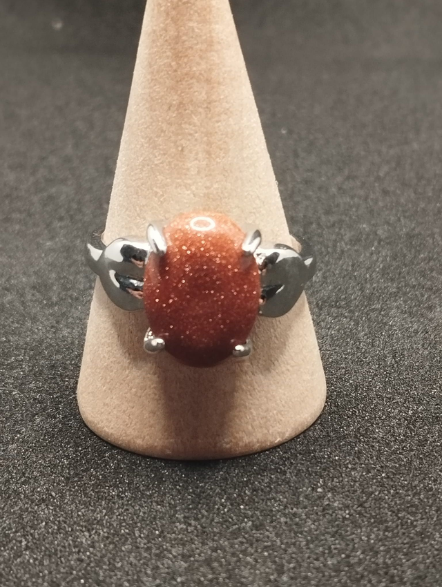 Bague en métal avec pierre de sable