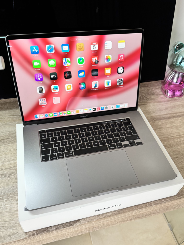 Macbook pro + Logiciels 16&#039;&#039; i9 2.3 16G 1 Tssd 2019