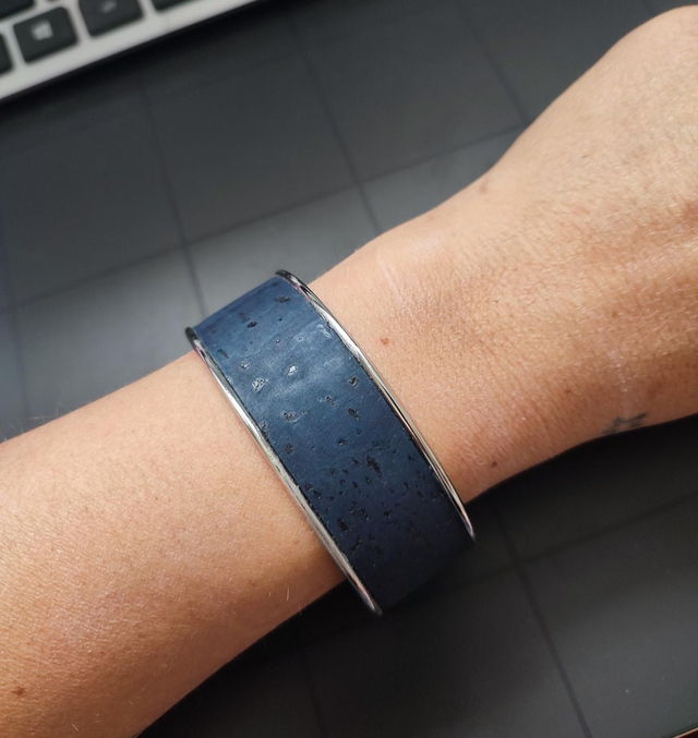 Bracelet en laiton finition nickelé 20 mm bleu nuit 