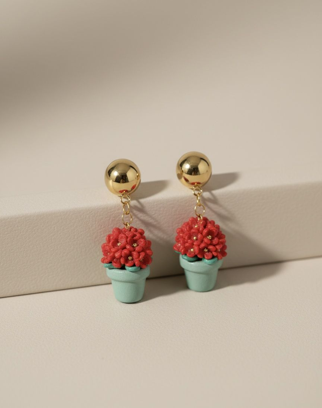 Orecchini rossi con mini bouquet in vaso – fatti a mano