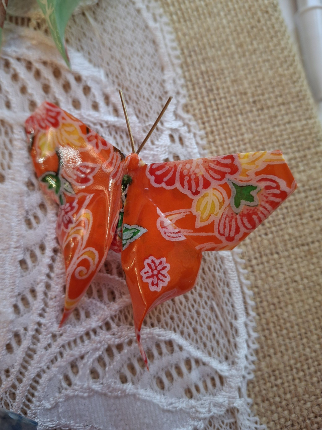 Broche Papillon orange vert jaune