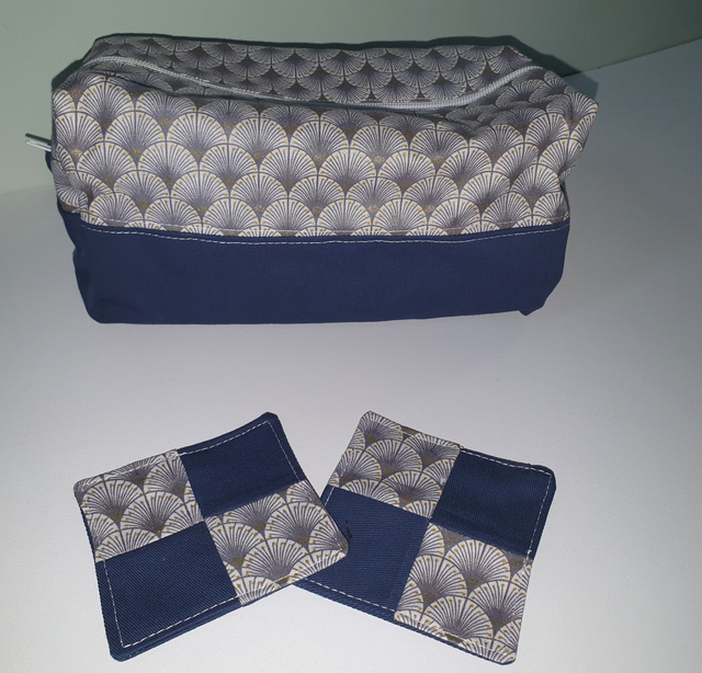 Trousse rectangulaire bleue marine et ses dessous de verres OFFERTS (B)