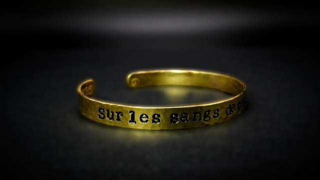 Sur les sangs de tes morts 