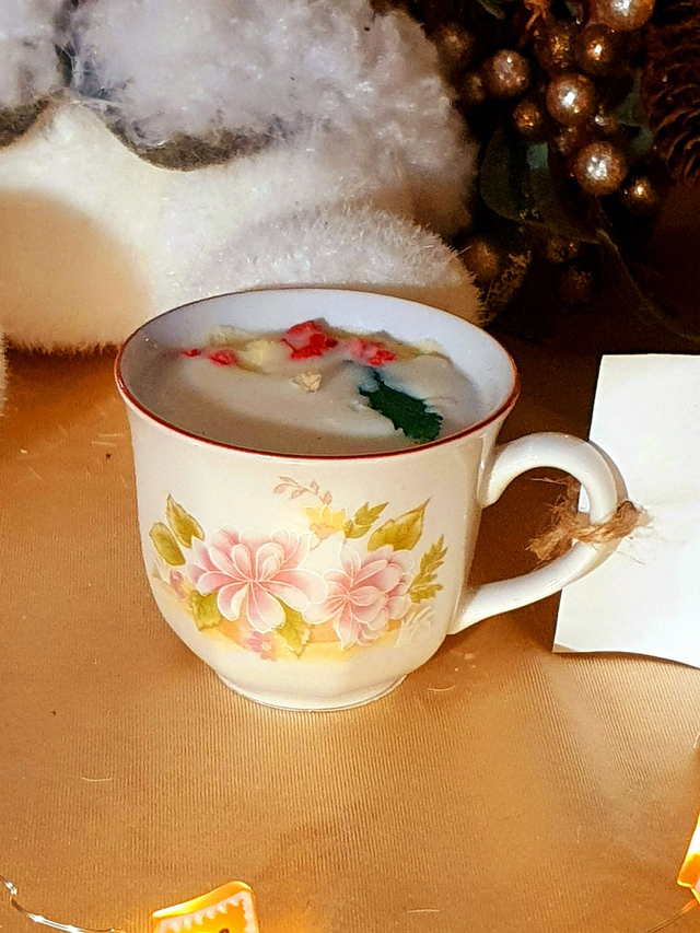 Bougie Tasse Cassis Freesia