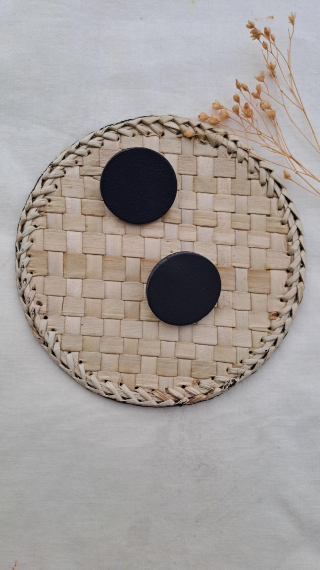 Boucles d'oreilles rondes en matière végétale de pommes 