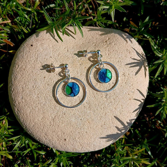 Boucles d'oreilles "Petites Créoles" en émail sur feuille d'argent 