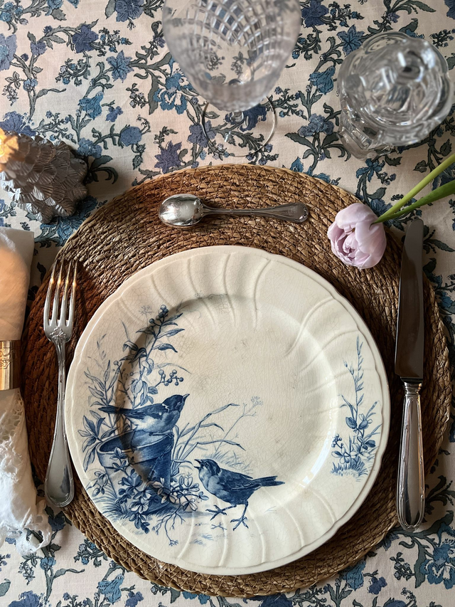 OISEAUX - Suite de 6 assiettes plates aux Oiseaux par la manufacture française de Gien - Terre de Fer
