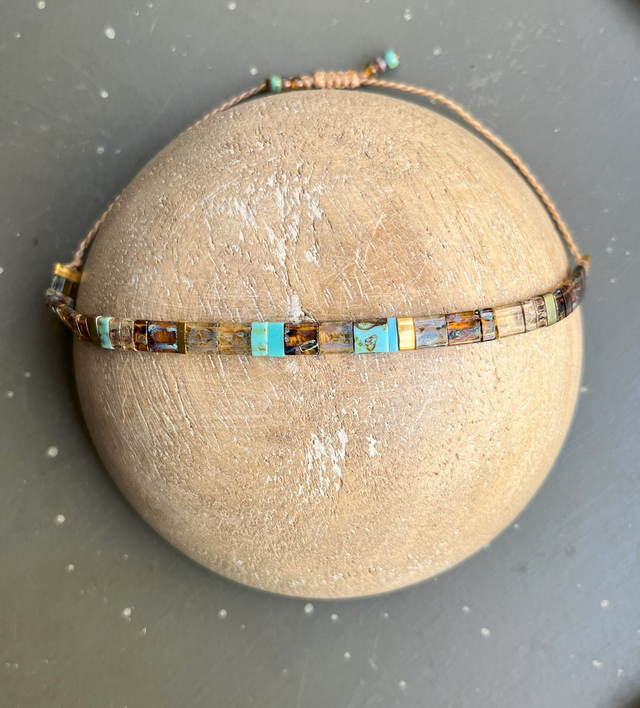 Bracelet macramé perles carrées Tila  brun  et turquoise 