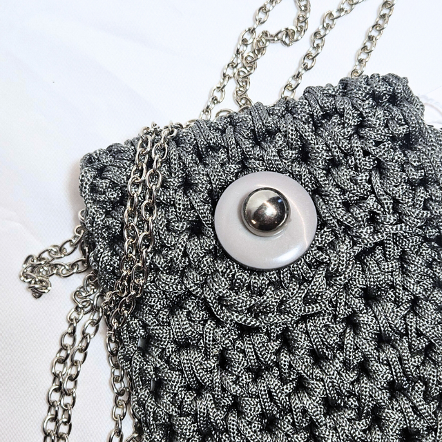 Pochette téléphone gris argenté