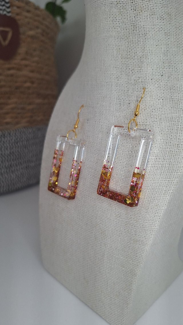 Boucles oreilles rectangles transparentes et paillettes dorées/roses