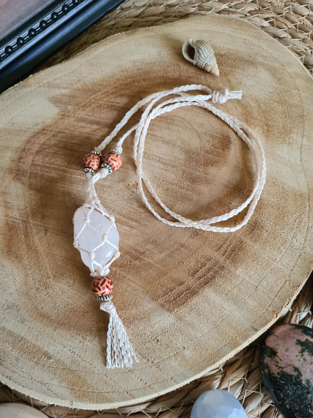 Sautoir Beige à pompon