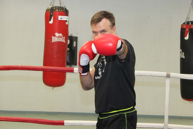 Aikuisten kuntonyrkkeily lisämaksu (nyrkkeilykoulu)