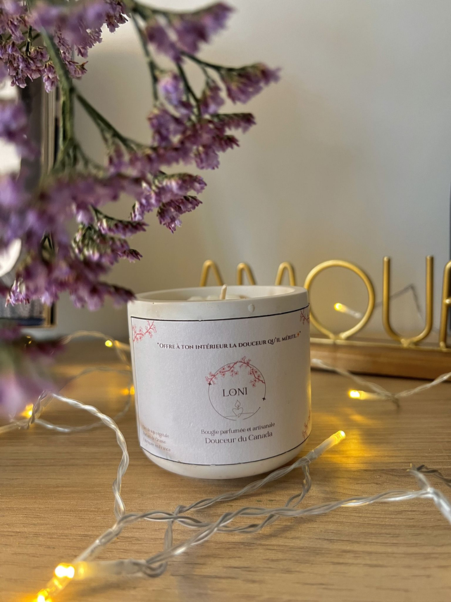 🍭 BOUGIE PARFUMÉE LONI – DOUCEUR DU CANADA