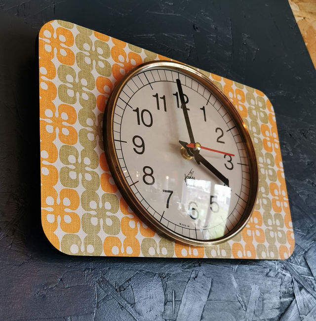 Horloge vintage pendule murale silencieuse rectangulaire "Japy vert orange"