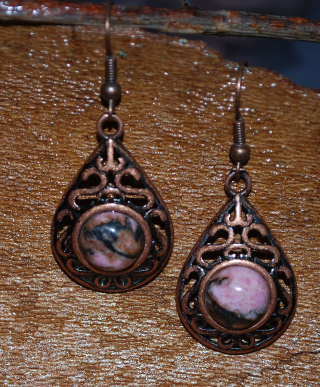 Boucles d'oreille en rhodonite