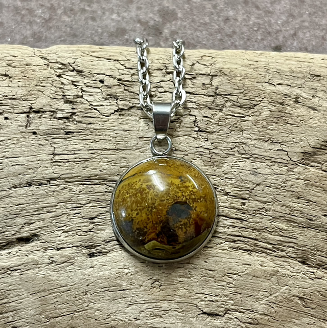 Tiikerinsilmä kiviriipus 