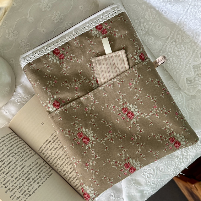 Pochette à livre et son signet Le Jardin de Rosalie 2.0