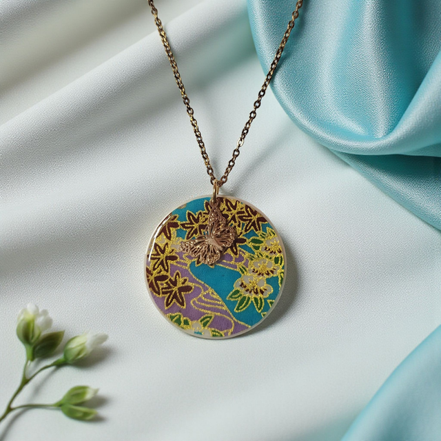 Collier acier inoxydable motifs japonais bleu mauve