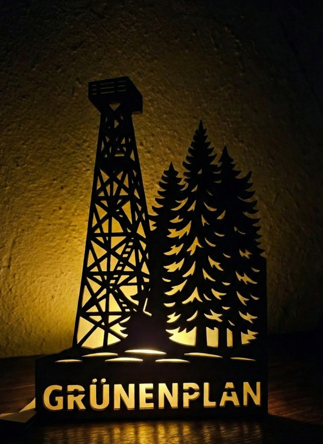 Beleuchteter Wilhelm Raabeturm (Grünenplan) | Deko-Modell aus Holz