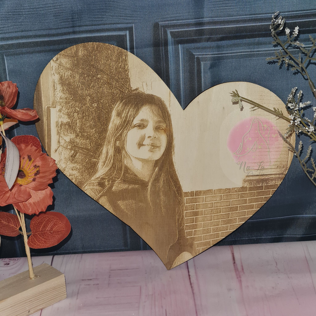 Cadre photo format A4 découpe coeur- Cadeau gravé personnalisé