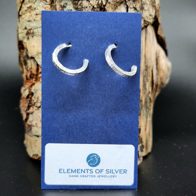 Textured hoop earrings