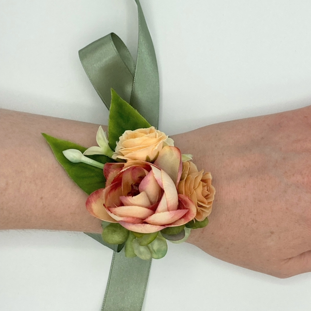 H-1 Flower Corsage