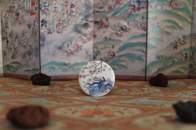 Badge "tsuru nyôbô"