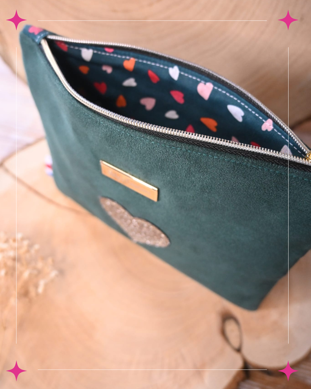 💚 Trousse plate “Made with Love” – Chic, douce & symbolique 💚
