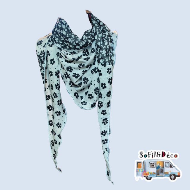 Grand foulard triangle été 