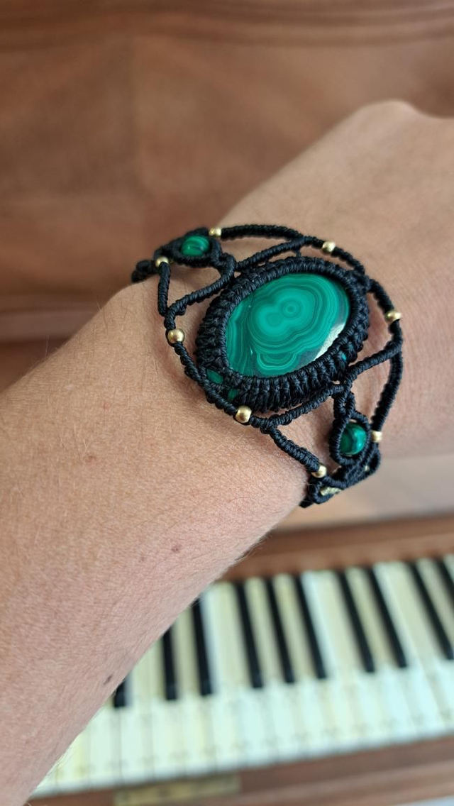 Manchette micro-macramé Malachite