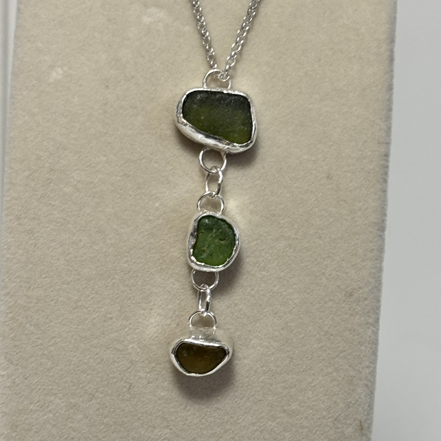 Tri glass pendant (5) 
