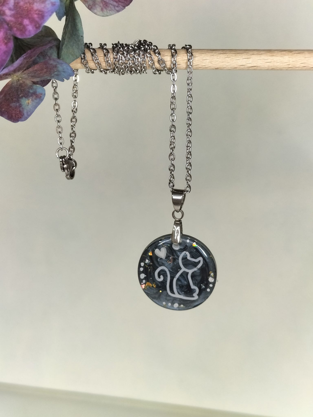 Pendentif &quot;La nuit tous les chats sont gris&quot;