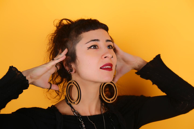 Boucles d&#039;oreilles &quot;pleine lune&quot; - chêne massif - Collection Arasy