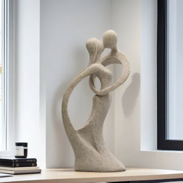 Beeldje liefdesomhelzing / wit (10 cm)