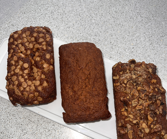 TRIO OF MIDI BANANA BREADS