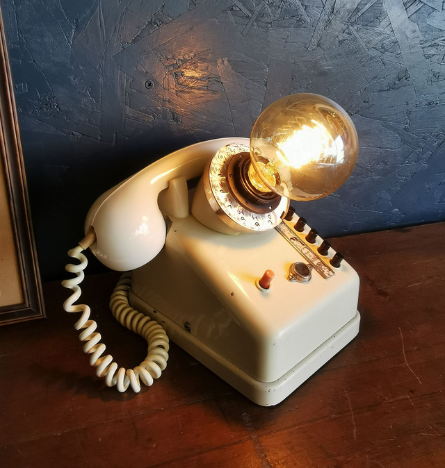 Lampe industrielle vintage métal bakélite standard téléphonique "Telic années 50-60"