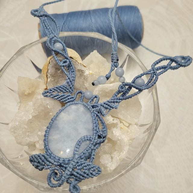 Collier murmure d'azur (calcite bleue)