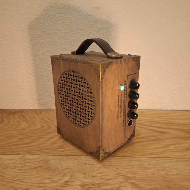 Hoyo de Monterrey Cigar Box Guitar Amplifier