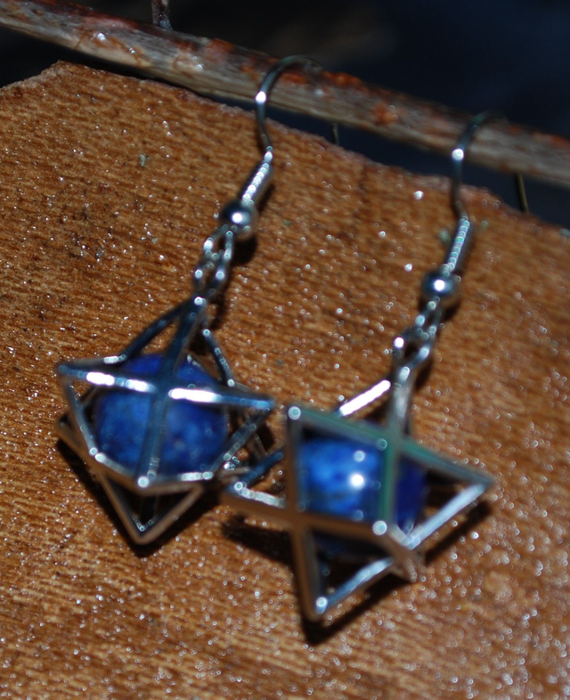 Boucles d'oreille forme d'étoile en lapis-lazuli