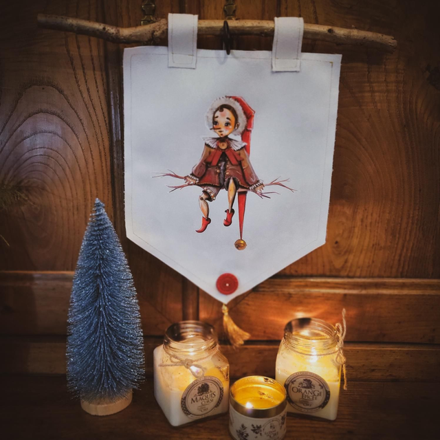 Blason blanc &quot;Pinocchio de Noël&quot; 