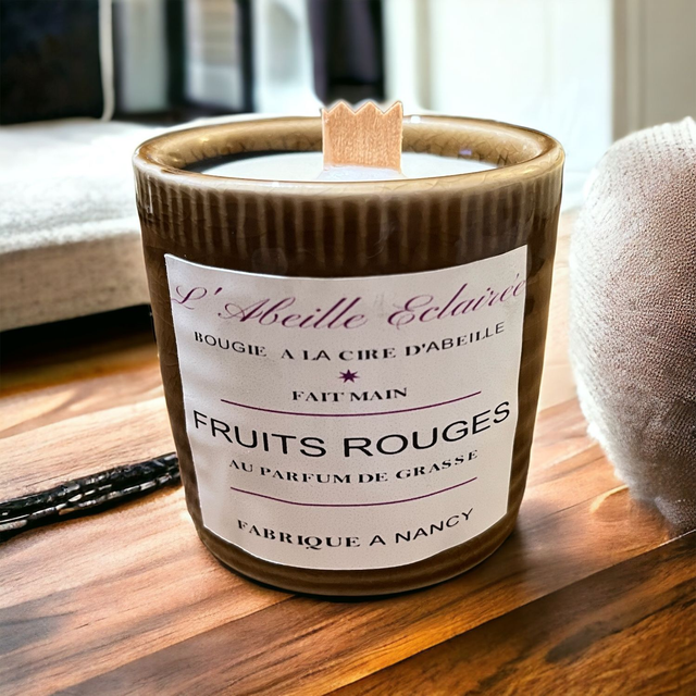 Bougie parfumée - Pot céramique -  Parfum Fruits rouges150g  