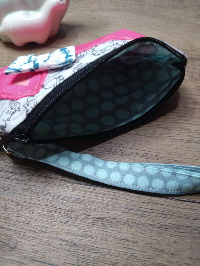 Pink cat zip purse with wrist strap