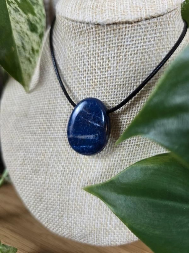 Pendentif en sodalite (Qualité AA) – Pierre percée naturelle
