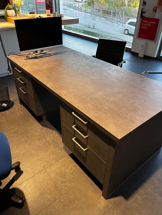 Nobilia Schreibtisch 195x91cm Musterabverkauf