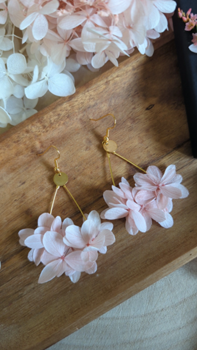 Boucles d'oreilles Amour d'hortensia - Rose pâle