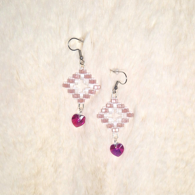Boucles d'oreilles cœur rose pâle 
