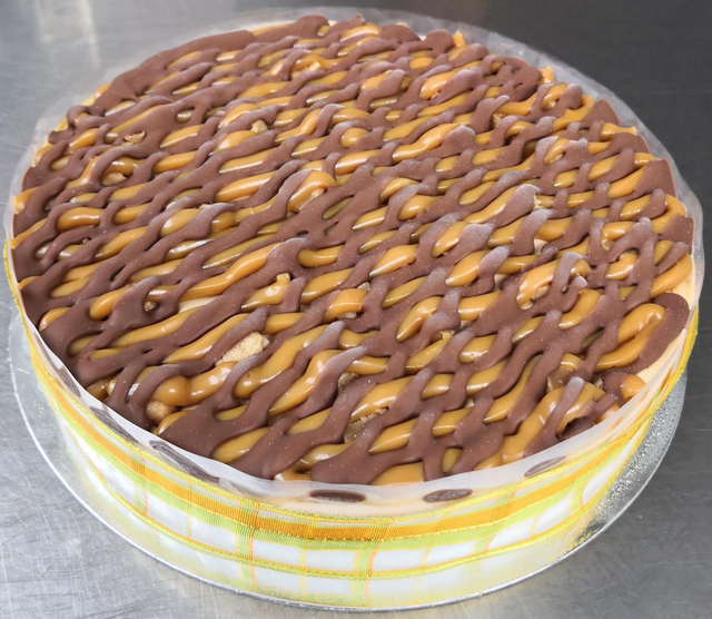 Salted Caramel &amp; Fudge Ice Cream Cake ***COLLECTION ONLY - NO SHIPPING - CHOOSE PICKUP AT CHECKOUT**