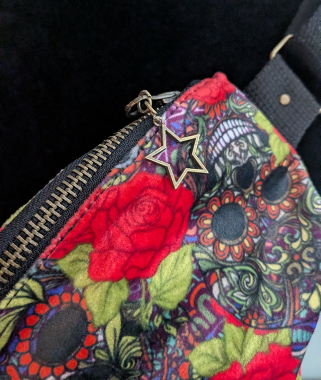 Sac banane grand modèle velours skull