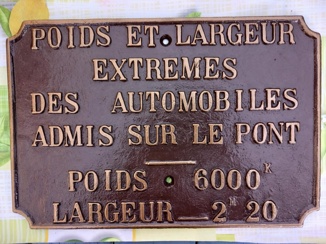 Plaque de pont marron doré 